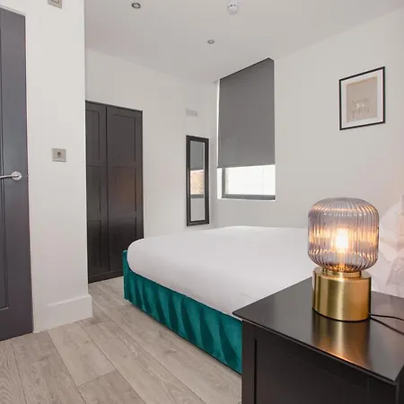 Stylish Near The Stadium Walk To The Action *