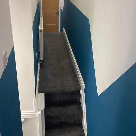 Anfield Accomodation Hostel *