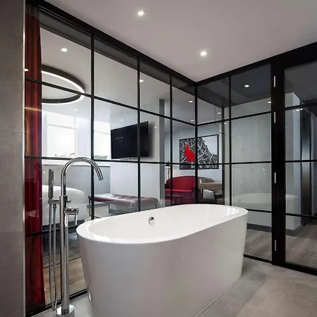 Radisson Red Hotel, Hotel 4*