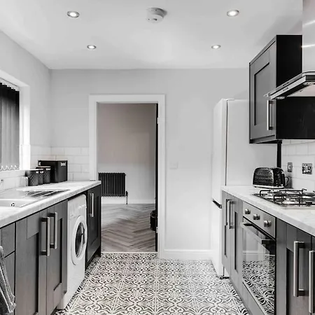 Villa 4 Bedroom Stylish Location