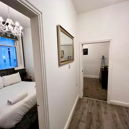 Centre 2 Bed Apartamento