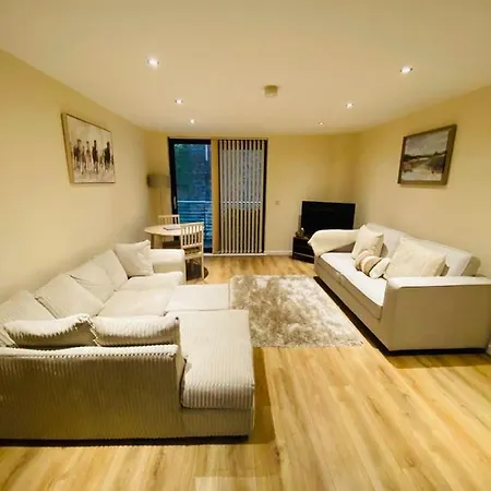 Apartment Centre Modern Fits 6 People