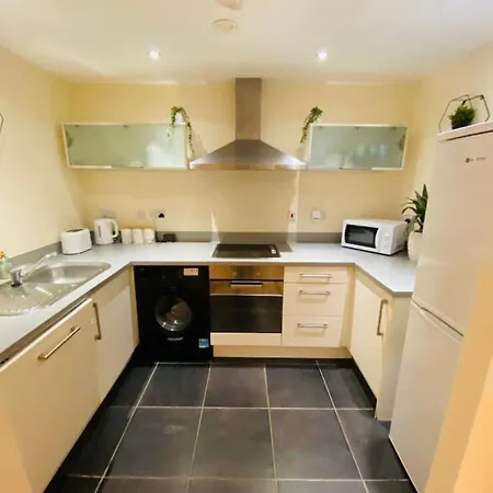 Centre Modern Fits 6 People Liverpool