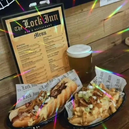 Blessington Road & Lockinn Bar & Restaurant Hostel *