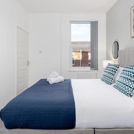 Host - Anfield Gem, Pet-friendly With Garden Liverpool