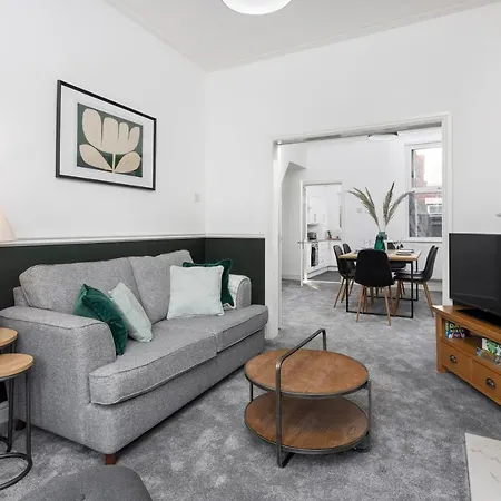 Host - Anfield Gem, Pet-friendly With Garden *