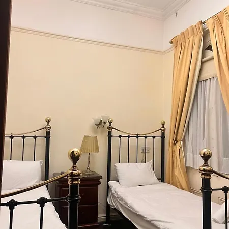Beech Mount - Free Parking Hotel