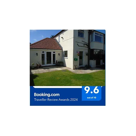 Tea In - Private - Quiet - Ground Floor - En-suite - Walk-in-shower * Liverpool