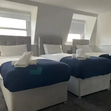 The Royal Crest Hotel 5*