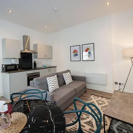 One Bedroom In Centre 公寓 *