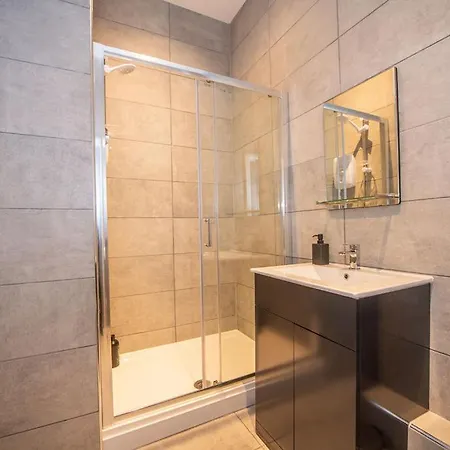 One Bedroom In Centre 公寓