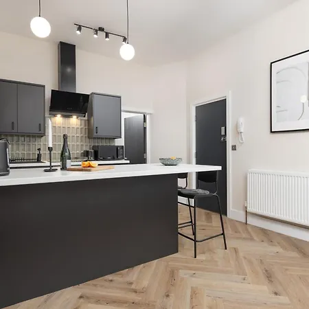 Apartment Broughton Place: Contemporary In *