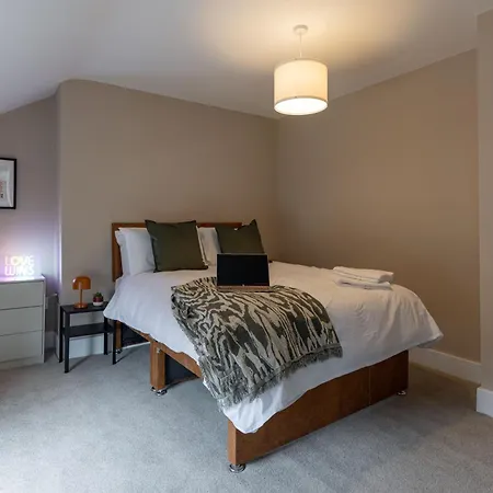 Broughton Place: Contemporary In Liverpool