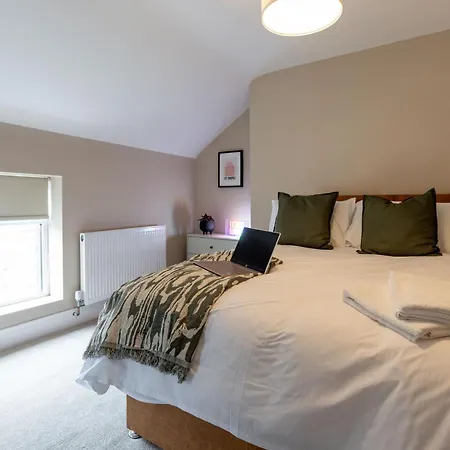 Broughton Place: Contemporary In Liverpool