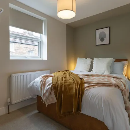 Broughton Place: Contemporary In Apartment Liverpool
