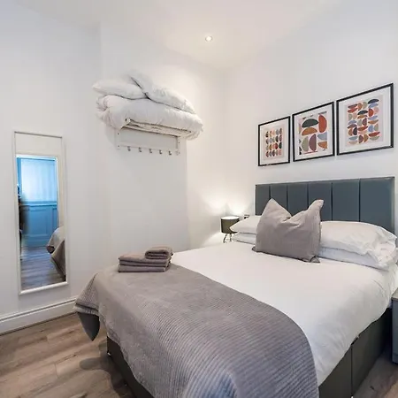 One Bedroom In Centre 公寓 *