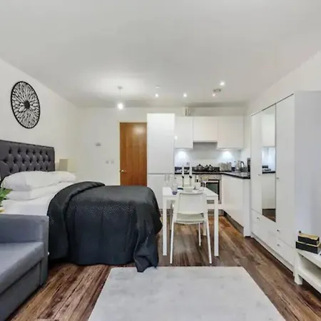 Pass The Keys Chic Apartment Liverpool