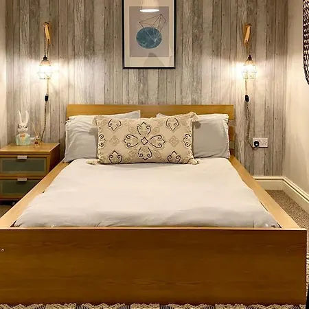 Centre Georgian Qtr Canning St 2bed 2bath Apartment *