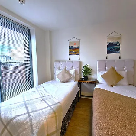 Sidemersey Livings- Convenient 1-bedroom Flat With A View, Apartamento *