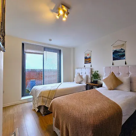 Sidemersey Livings- Convenient 1-bedroom Flat With A View, Apartamento *