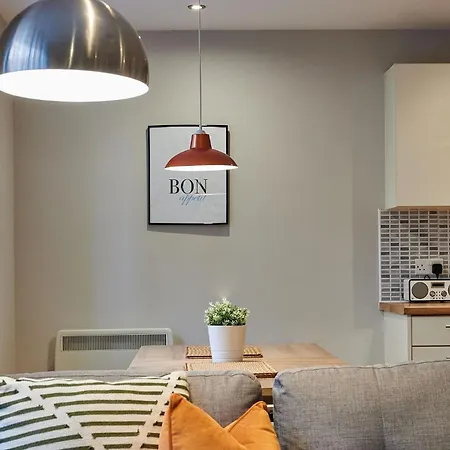 Host & - Ropewalks Abode
