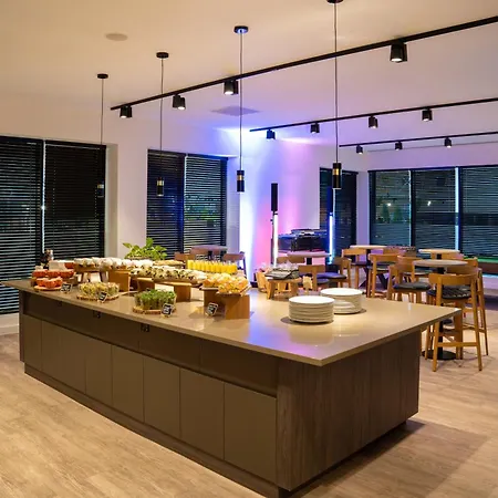 酒店 Innside By Melia 4*