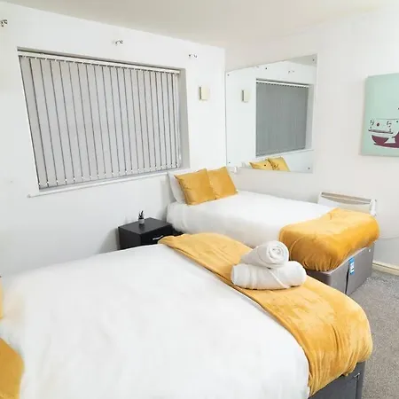Gem 3 Bedroom House Private Parking
