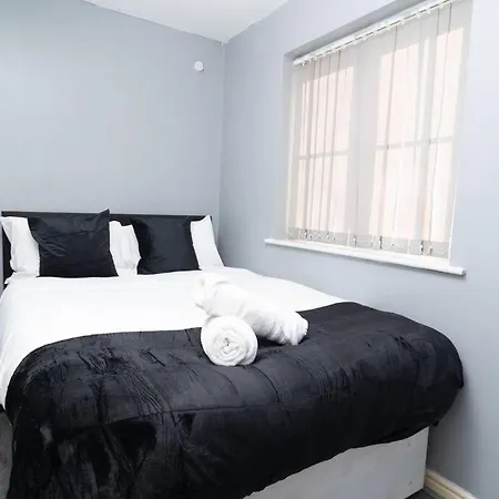 Gem 3 Bedroom House Private Parking *