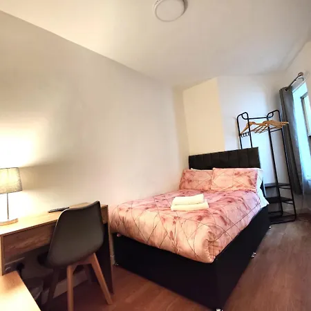 Gæstehus Centre Private Including Smart Tvs - With Shared Bathroom