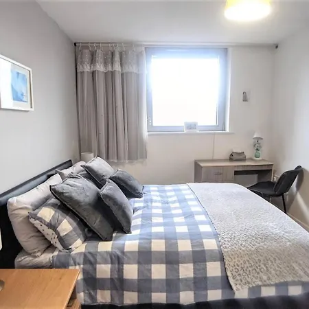 Lovely Guest In Centre Apartment *
