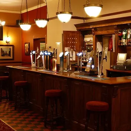 여관 Anfield Part Of The Twelfth Man Public House 리버풀
