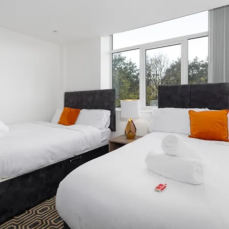 Flatzy - 16 Guests 4 En-suite B