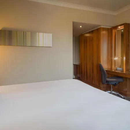Hilton Centre 4*