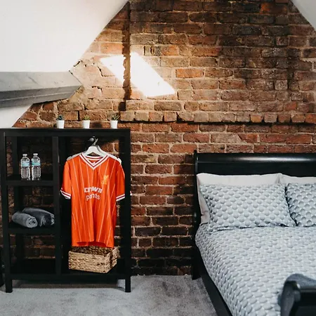 Отель Flat Iron Anfield Ливерпуль