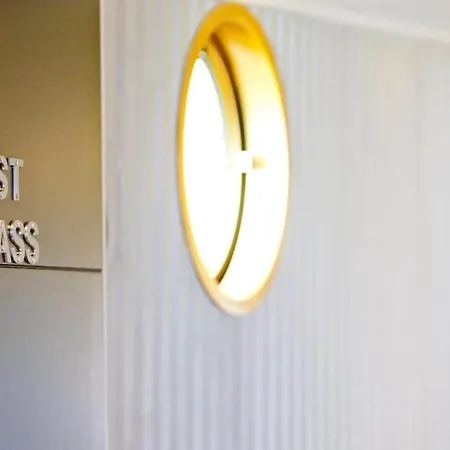 Titanic Boat Bådhotel 5*