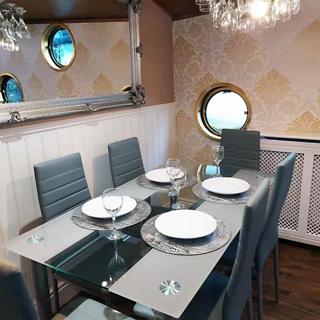 Titanic Boat 5*
