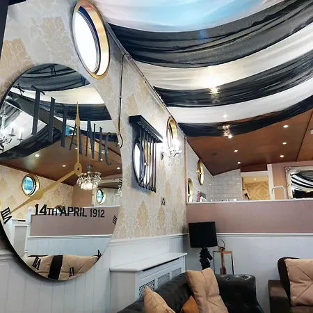 Titanic Boat Botel