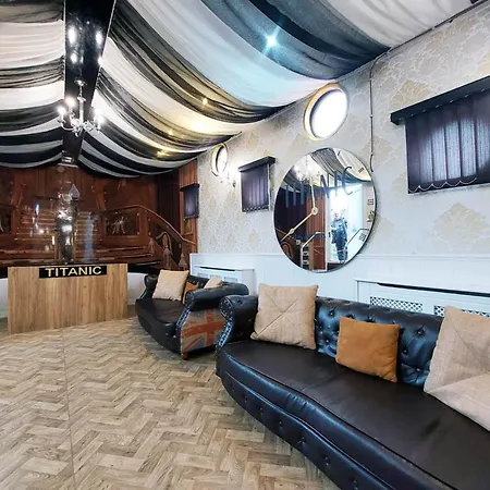 Titanic Boat Botel