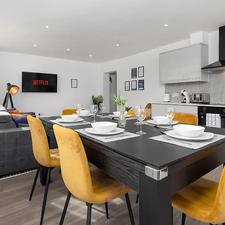 Flatzy - 16 Guests 4 En-suite B Liverpool