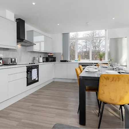 Apartment Flatzy - 16 Guests 4 En-suite B Liverpool