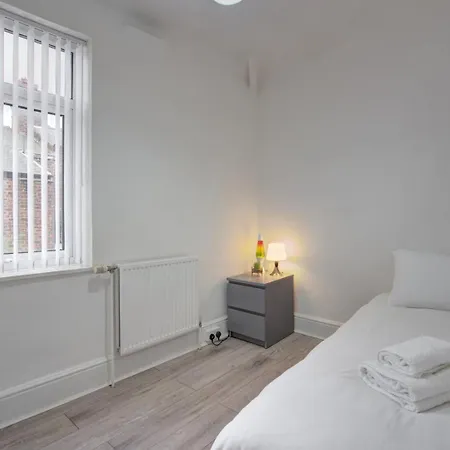Guest house Guestready - Anfield Serene *