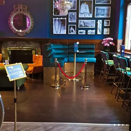 62 Castle Street Hotel