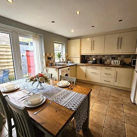 Lovely Victorian House Near Centre Holiday home Liverpool