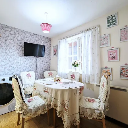 Apartment Centre Vintage Theme Guest Free Parkin
