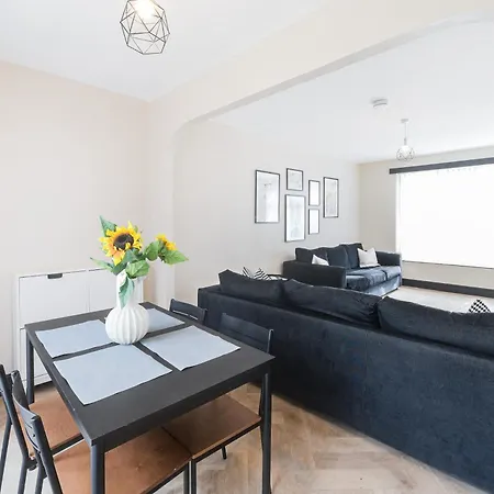 Poppy's Place - Manningham Road