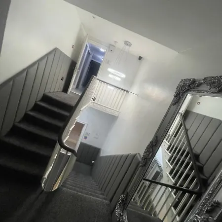 19 Rodney Street *