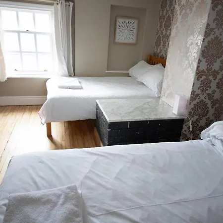 Holiday home Spacious House Centre L1, Sleeps 16 Liverpool