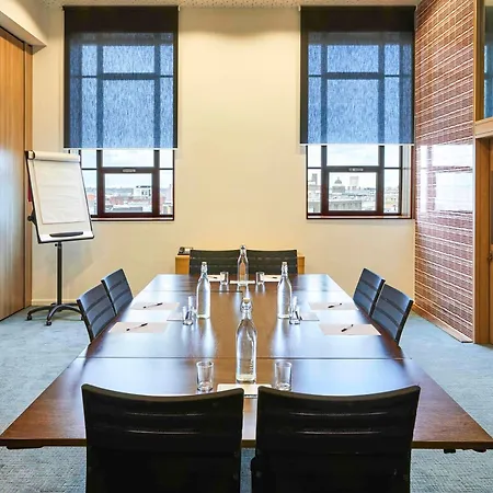 Adagio Centre Aparthotel 4*