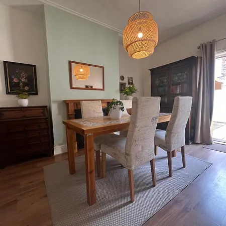 Casa vacanze 2025 Award Winner Strawberry House - 3 Bedrooms Liverpool