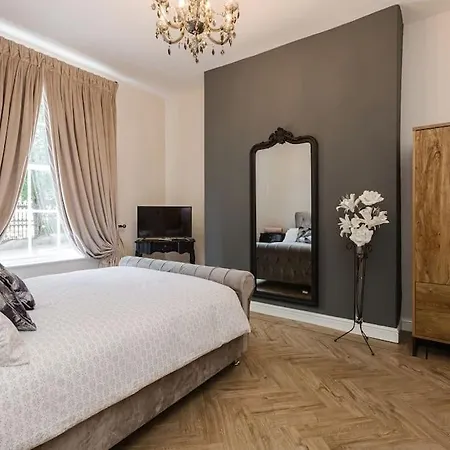 Holiday home Elegant Georgian Listed Townhouse